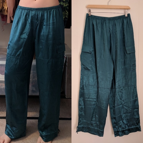 Rare Victoria's Secret Jasmine Silky Cargo Pants - Picture 2 of 3